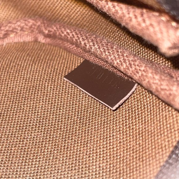 Louis Vuitton Mini Pochette Illustre Evasion - Picture 5 of 8